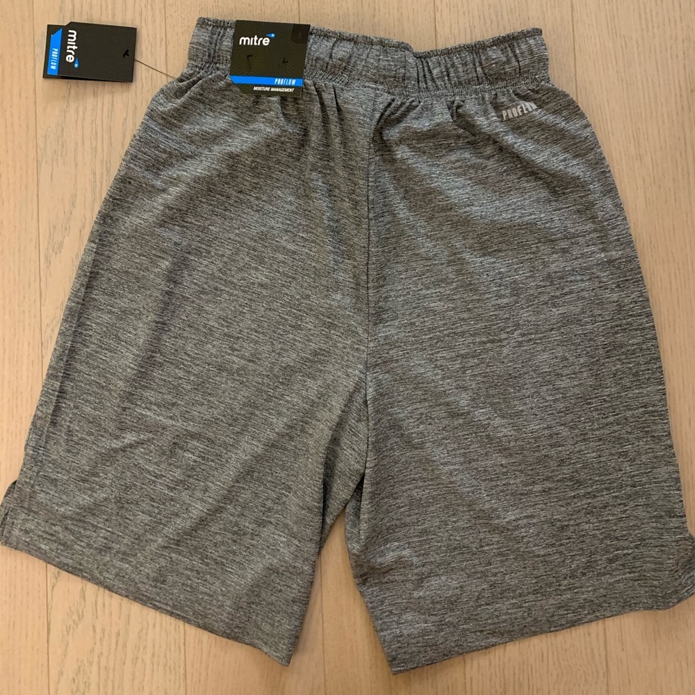 Shorts - Picture 3 of 4